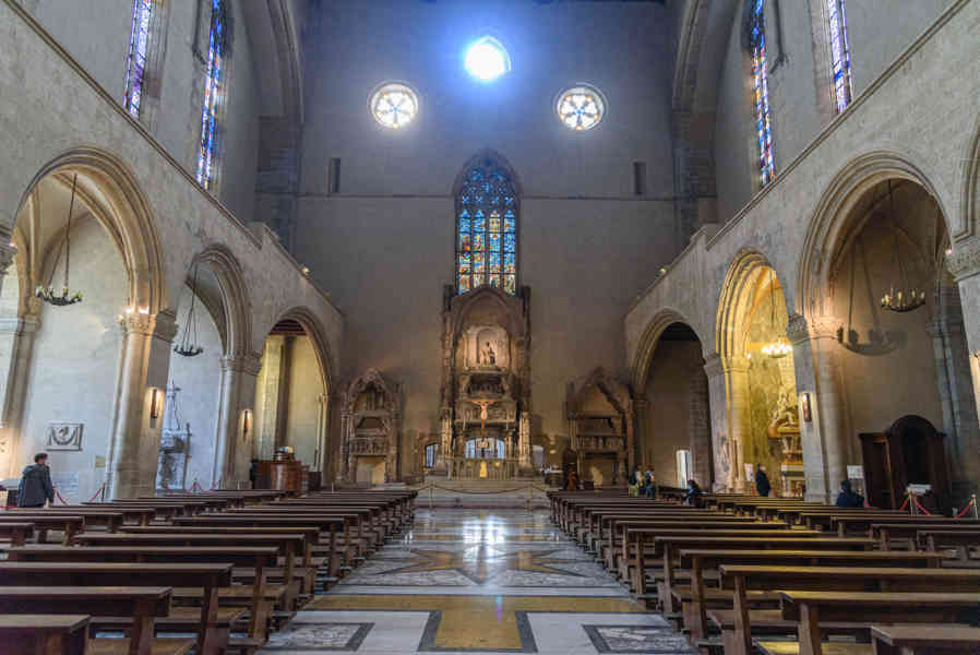 083 - Italia - Nápoles - basílica y convento de Santa Clara - basílica.jpg
